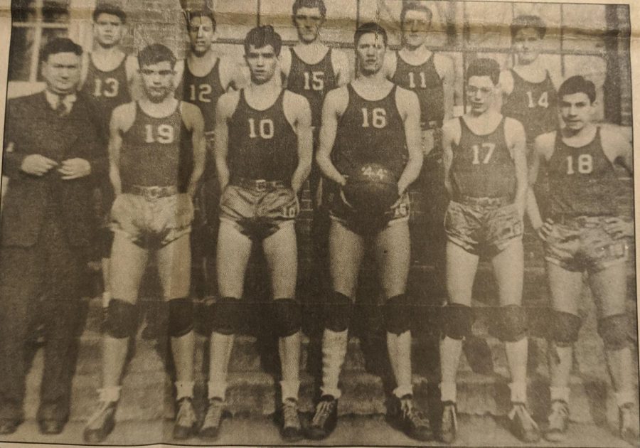 Wallace Wah Wah Jones, first row holding ball, was the centerpiece of Harlans 1944 state championship team. The Green Dragons posted a 34-6 record and defeated Dayton 40-28 for the state title.