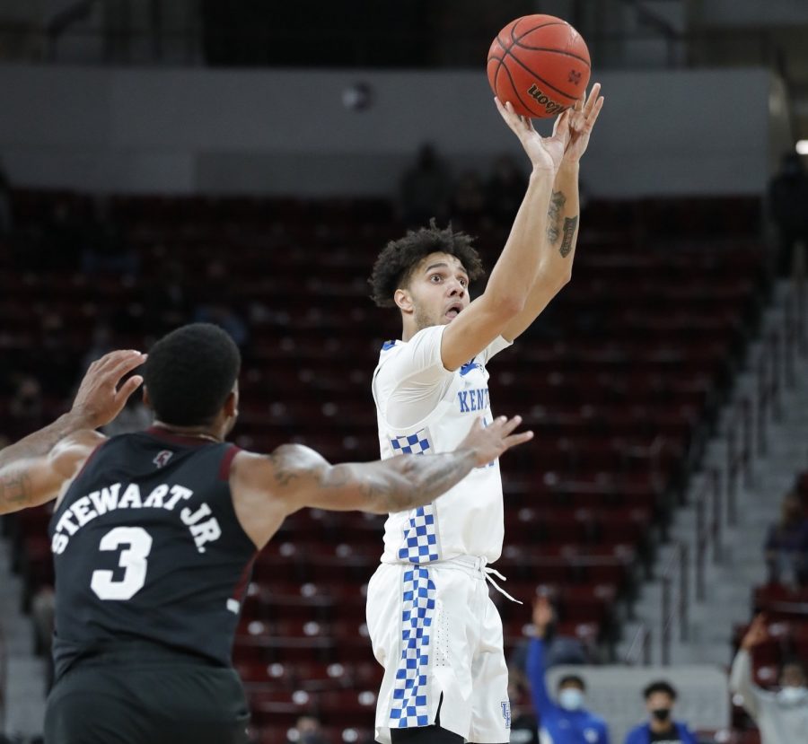 Dontaie+Allen+made+seven+3-pointers+and+scored+a+career-high+23+points+to+lead+Kentucky+past+Mississippi+State+on+Saturday+night+in+Starkville.+