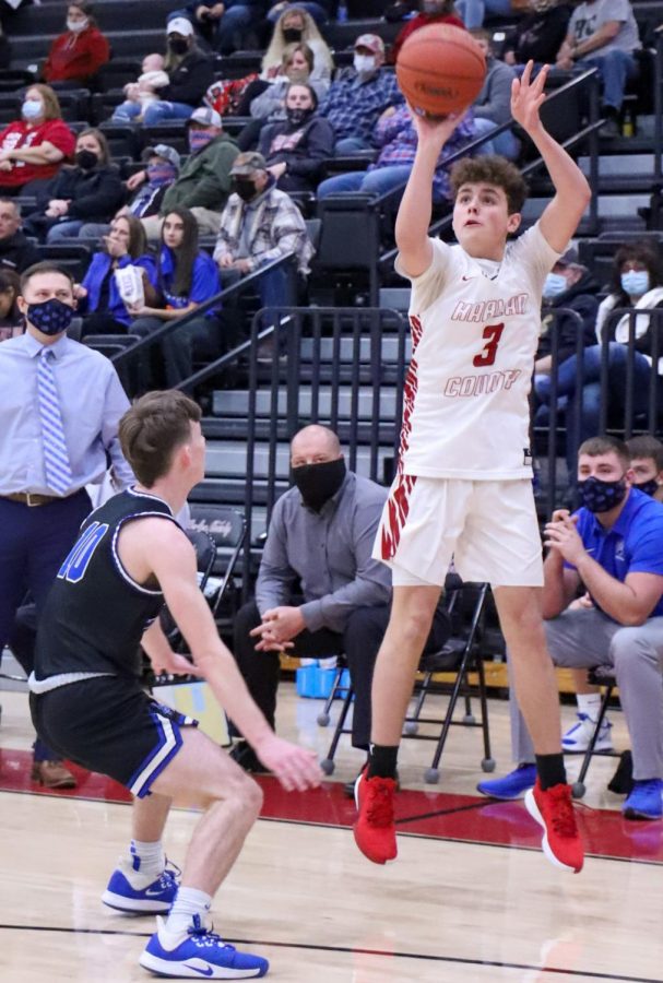 Harlan+County+eighth-grader+Maddox+Huff+put+a+shot+in+Tuesdays+game+against+visiting+Bell+County.+Huff+scored+16+in+the+Bears+victory+Thursday+at+Lafayette.