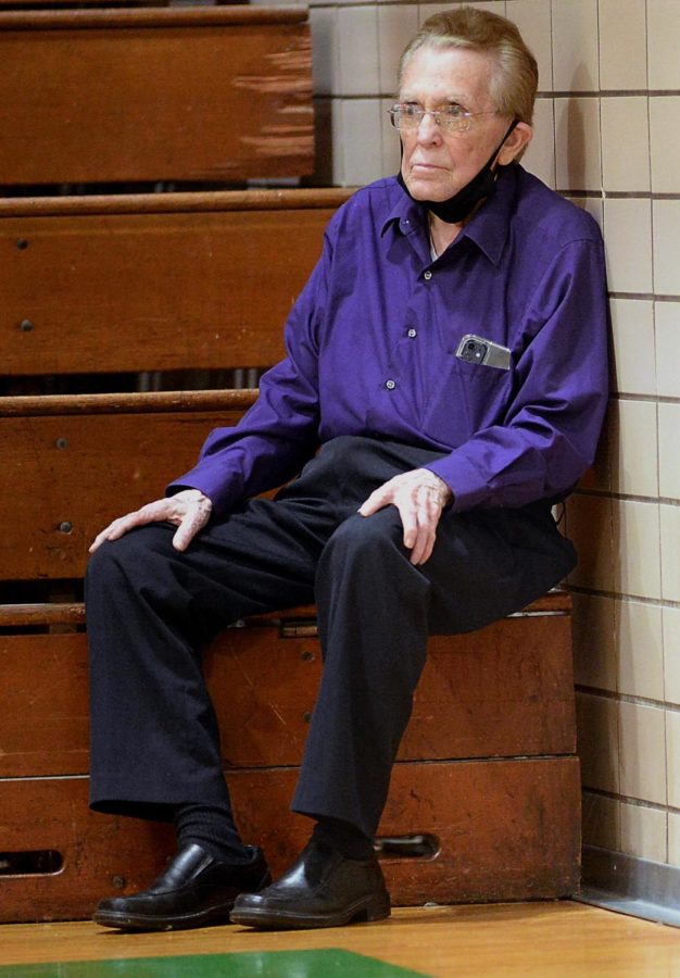 Luther Blanton, the official scorekeeper for multiple district tournaments through the years, attended the 52nd DIstrict Tournament on Friday at Harlan. It was the 64th straight tournament he attended, going back to his freshman year at Wallins HIgh School in 1958.