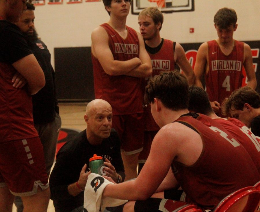 Harlan+County+coach+Michael+Jones+talked+with+his+Black+Bears+during+scrimmage+action+last+week.+The+Bears+defeated+Great+Crossing+on+Saturday+and+will+open+the+regular+season+Monday+at+Perry+Central.