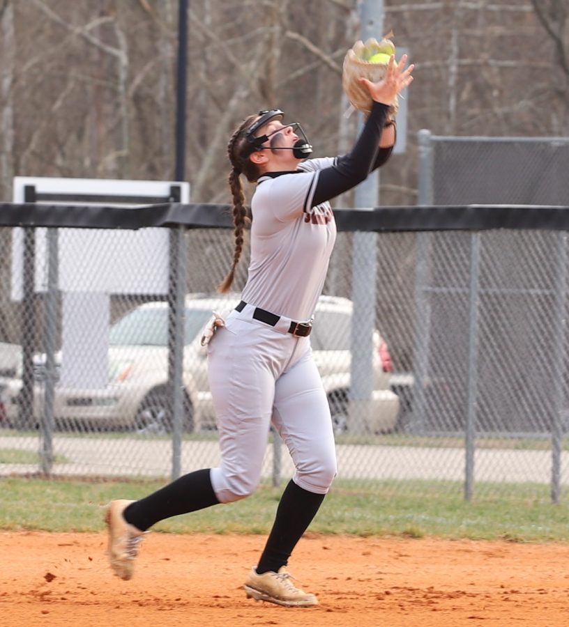 Harlan+County+second+baseman+Jenna+WIlson+recorded+an+out+in+action+earlier+this+season.+Wilson+had+four+hits+on+Monday+as+part+of+the+Lady+Bears+21-hit+attack+in+a+15-5+win+over+visiting+Barbourville.