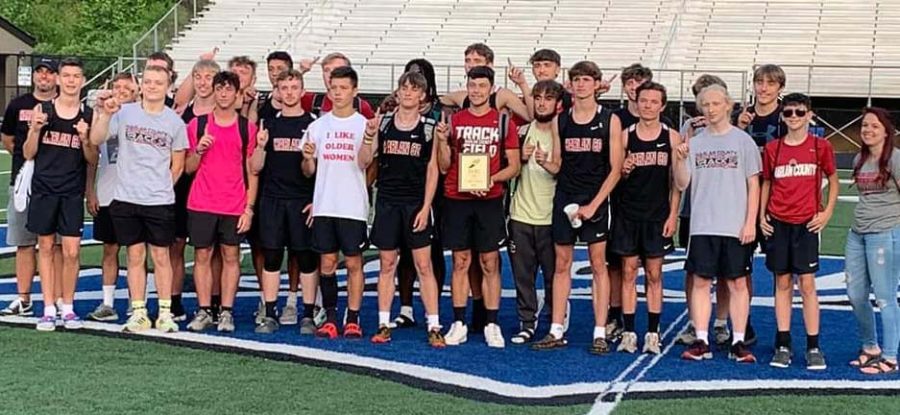 The Harlan County High School boys won the Southeastern Kentucky Conference meet on Tuesday.