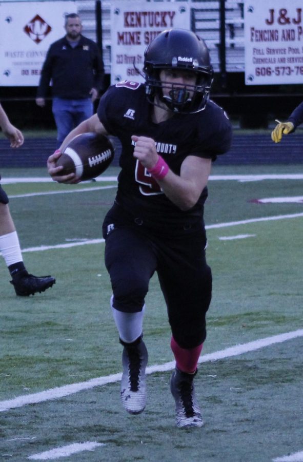 Harlan+County+freshman+running+back%2Freceiver+Jayce+Brown+ran+for+45+yards+on+three+runs+in+the+third+quarter+of+a+junior+varsity+game+Monday+against+Middlesboro.+The+Black+Bears+won+8-6.