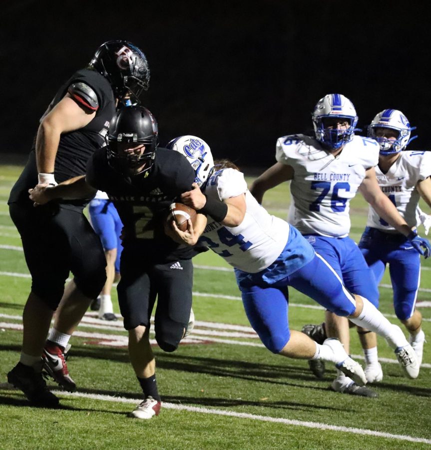 Jonah Swanner broke free for a 9-yard touchdown run in the first quarter in Fridays 38-16 loss to Bell County.