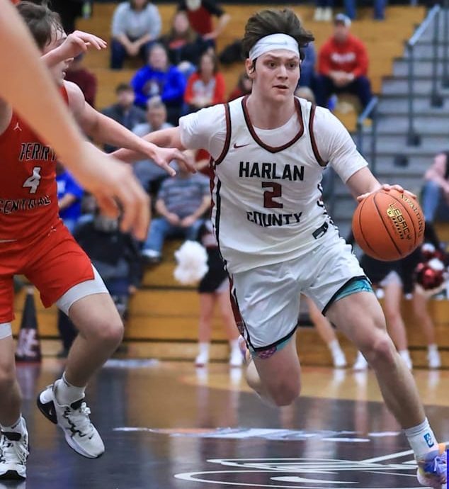 Harlan+County+junior+guard+Trent+Noah+became+the+11th+member+of+the+countys+2%2C000-point+club+with+his+20-point+effort+Friday+against+Gatlinburg-Pittman+in+the+finals+of+the+Smoky+Mountain+Winter+Classic.