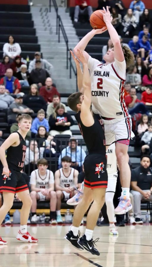 Harlan County guard Trent Noah scored 34 points as the Black Bears claimed a hard-fought 71-63 win Thursday over visiting South Laurel.
