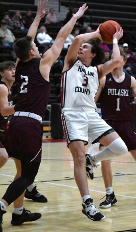 Harlan County guard Maddox Huff, pictured in action Friday against Pulaski County, scored 21 points in the Bears loss Saturday to Newport.