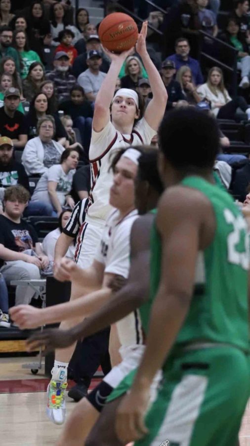 Harlan County guard Trent Noah scored 30 points and grabbed 12 rebounds in the Black Bears win Thursday over Harlan to clinch the top seed in the 52nd District Tournament.