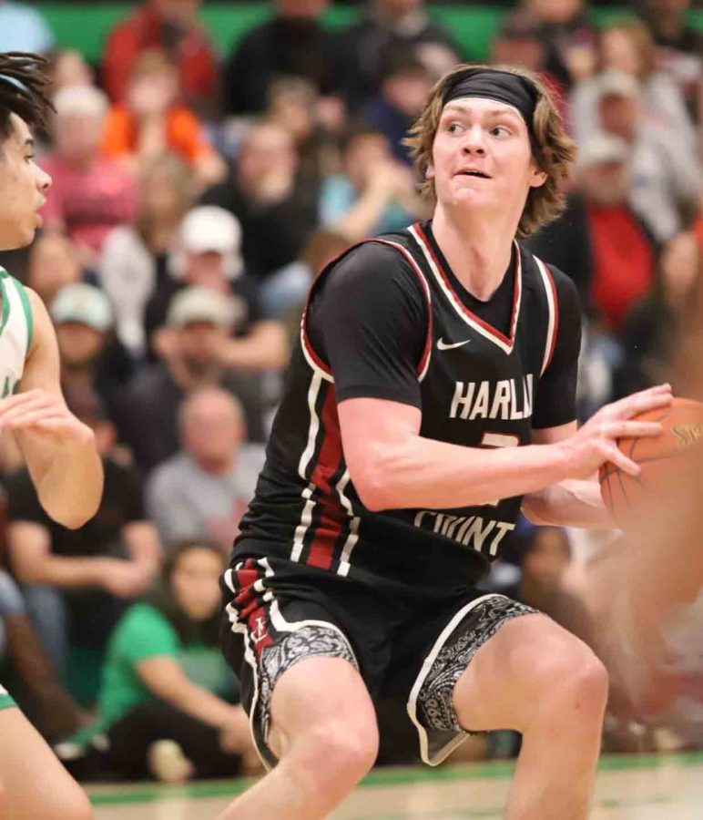 Harlan County junior guard Trent Noah finished with 31 points and 22 rebounds to lead the Bears in a 68-62 win Thursday at Harlan.