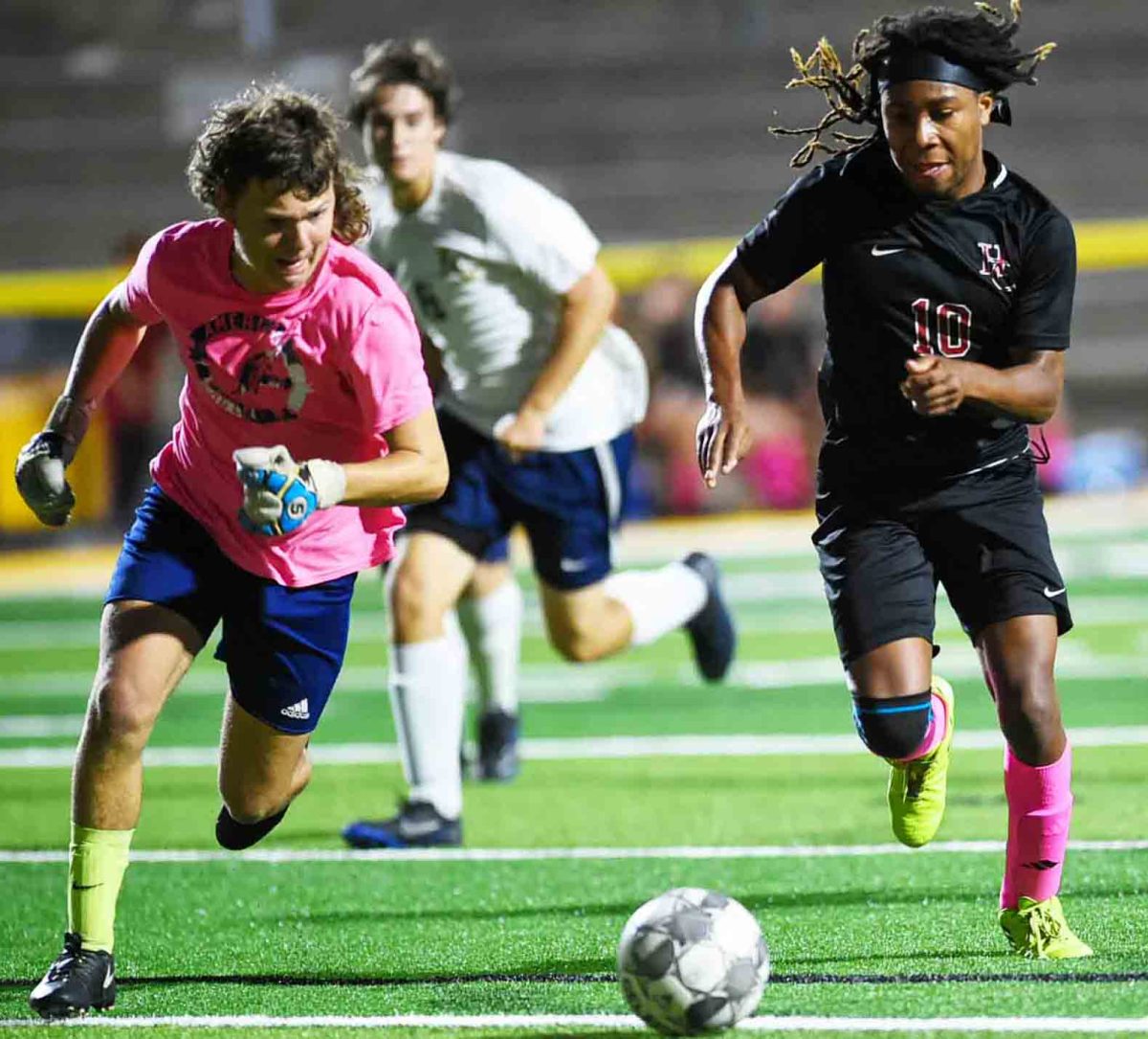 Harlan County junior Ray Splawn raced down the field in 50th District Tournament action Tuesday. Splawn scored three goals in the Bears 8-0 victory over Knox Central.