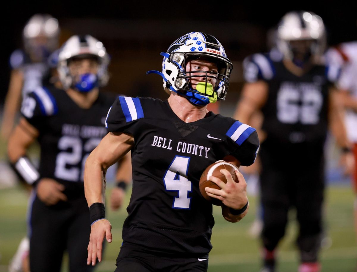 Bell+County+senior+tailback+Daniel+Thomas+ran+for+287+yards+and+four+touchdowns%2C+including+the+game-winning+two-point+conversion+as+the+Bobcats+edged+East+Carter+38-36+for+a+regional+title+on+Friday.