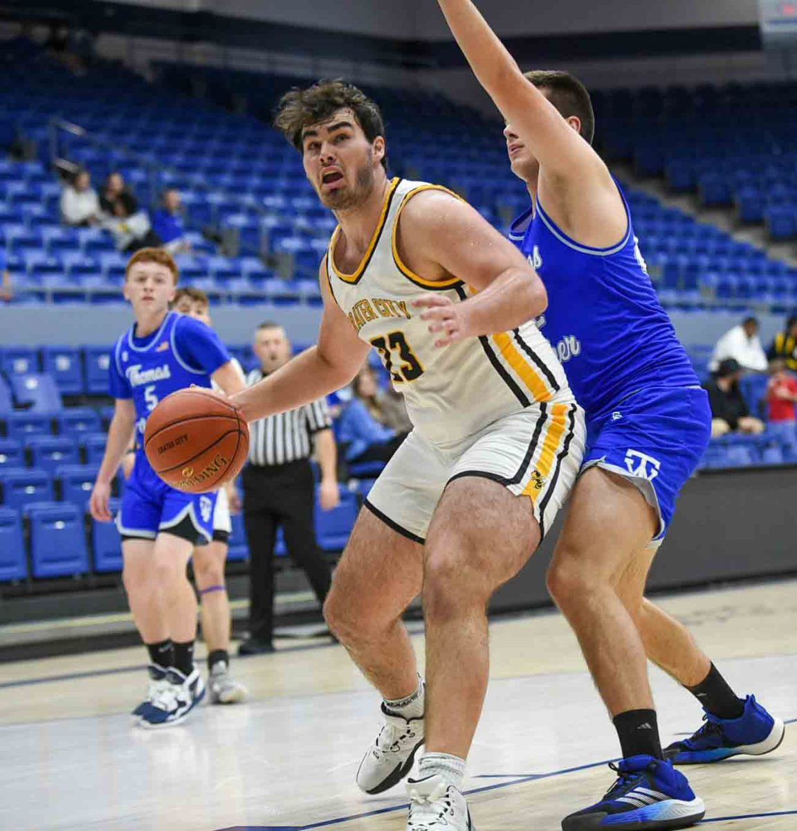Middlesboro senior forward Trey King had 18 points and six rebounds in the Yellow Jackets win over Thomas Walker, Va., on Saturday at Lincoln Memorial University.