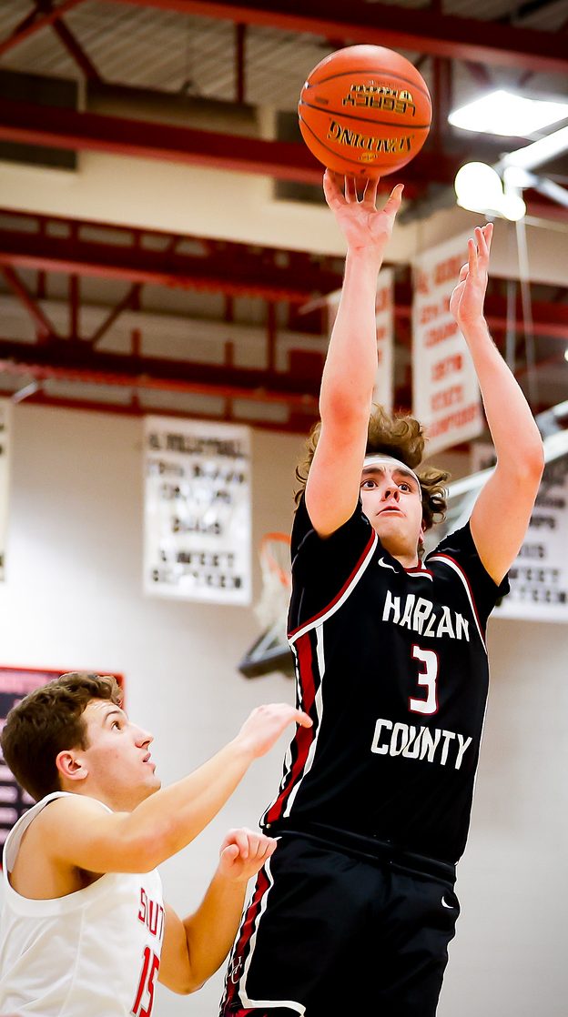 Junior guard Maddox Huff scored 26 points, including eight in overtime, as Harlan County downed Louisville Desales 92-83 on Saturday in the Griffin Elite Classic in Erlanger.