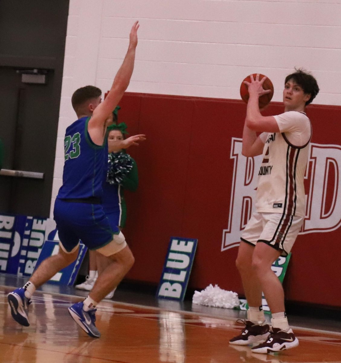 Harlan County guard Trent Noah prepared to make a pass in Saturdays game against North Laurel. Noah had 30 points and 12 rebounds as the Bears improved to 15-2 with a 65-58 victory.