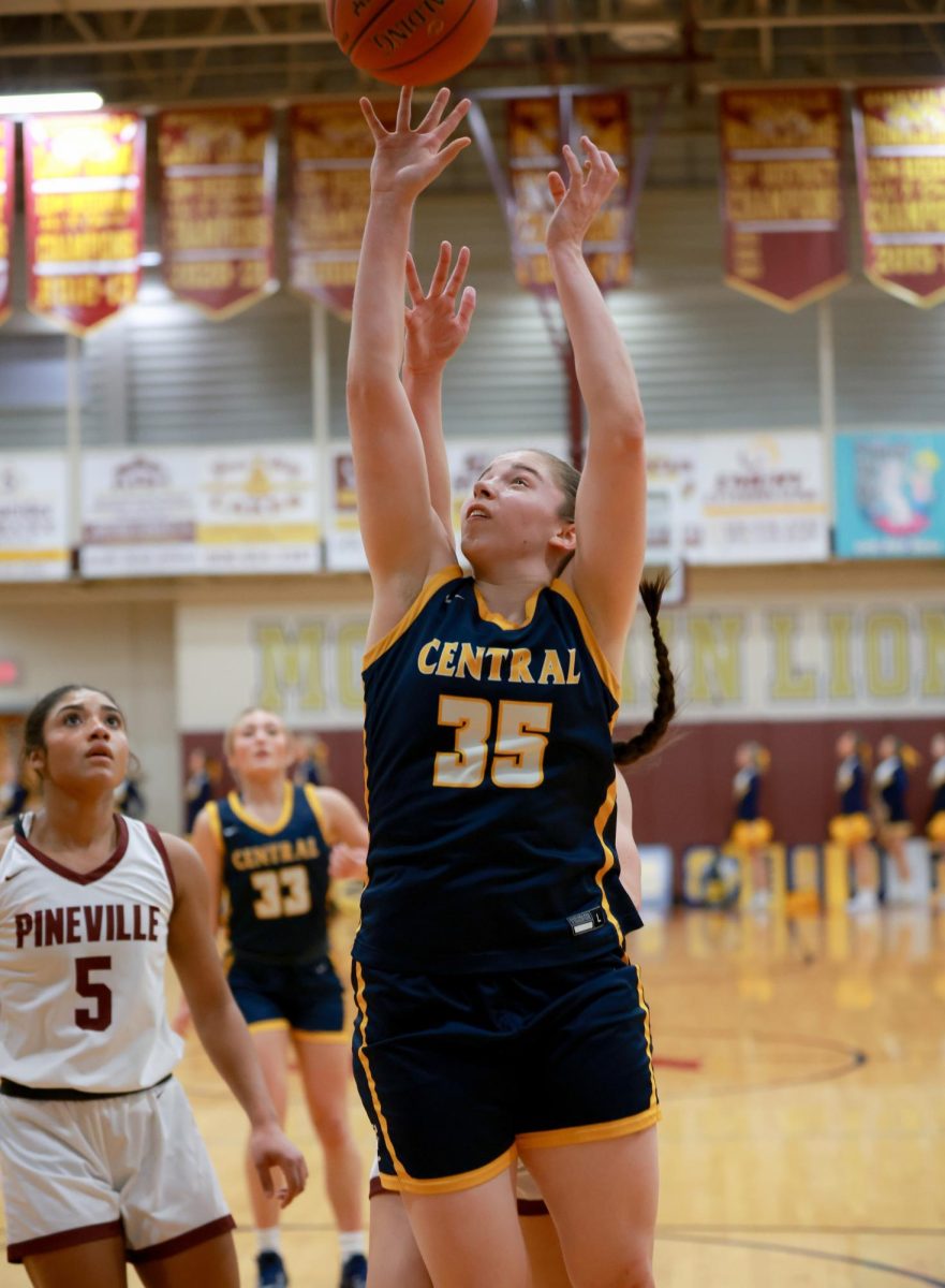 Knox Central forward Halle Collins powered her way to the basket in Tuesdays game against Pineville.