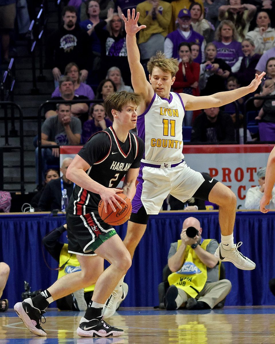 Harlan+County+guard+Trent+Noah+and+Lyon+Countys+Travis+Perry%2C+the+top+two+players+in+the+Class+of+2024+in+Kentucky%2C+squared+off+Saturday+in+the+state+finals+at+Rupp+Arena.+Perry+and+the+Lyons+captured+the+state+title+with+a+67-58+victory.