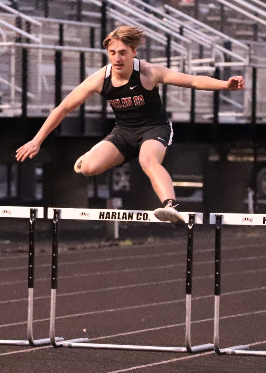 Harlan+County+senior+Brayden+Howard+placed+sixth+in+the+triple+jump+to+help+the+Black+Bears+win+a+meet+at+Williamsburg+on+Friday.