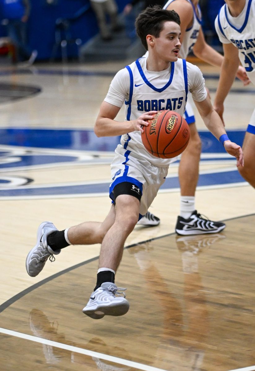 Bell County's Cameron Hall drove to the basket in action from the Redmond Auto Group Holiday Classic championship game Monday.