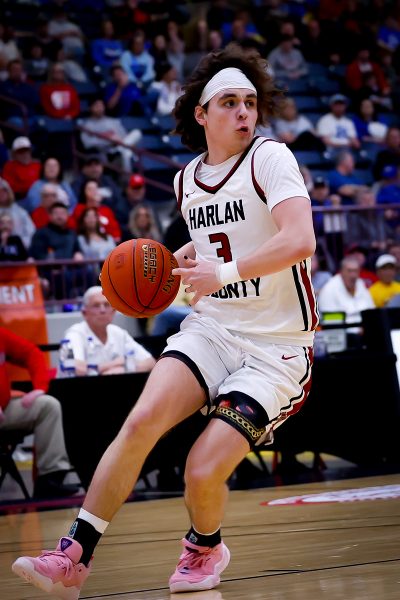 Harlan County senior guard Maddox Huff became the 12th player in county history to reach the 2,000-point mark with a 21-point game Saturday against Ashland Blazer.