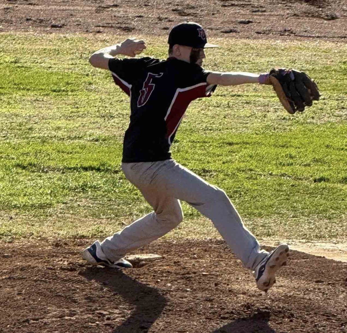 Logan Mills pitched a one-hitter Tuesday with nine strikeouts as Harlan County defeated Knox Central 11-1 in four innings in middle school baseball action.