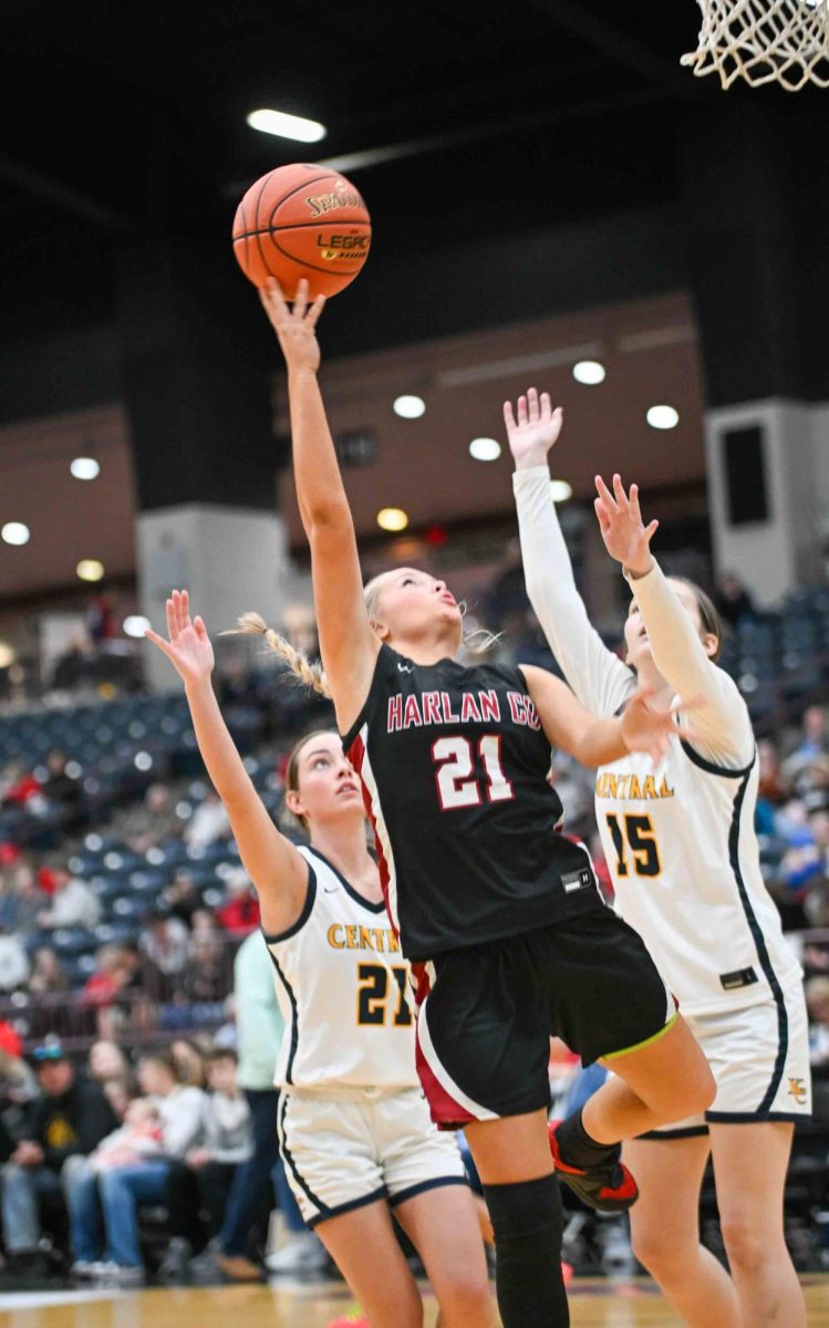 Harlan County guard Taylynn Napier, pictured in action at last season's 13th Region Tournament, scored a team-high 14 points Saturday as the Lady Bears defeated Prestonsburg 30-26 in a scrimmage at Betsy Layne High School. Jaycee Simpson added six points for the Lady Bears, followed by Reagan Clem with five, Jaylee Cochran and Raegan Landa with two each and Kenadee Sturgill with one.