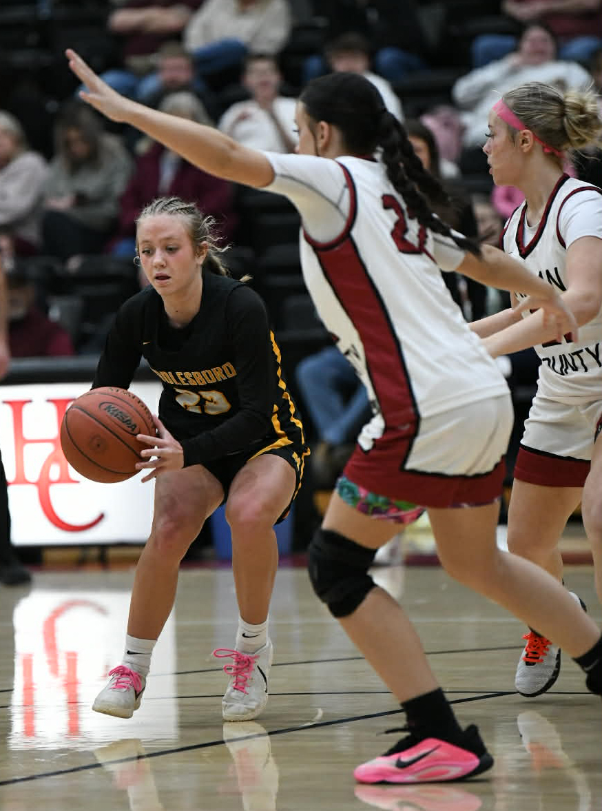 Middlesboro guard Millie Roberts worked against the Harlan County defense in Friday's game. Robert scored 19 points in the Lady Jackets' 62-31 rout.